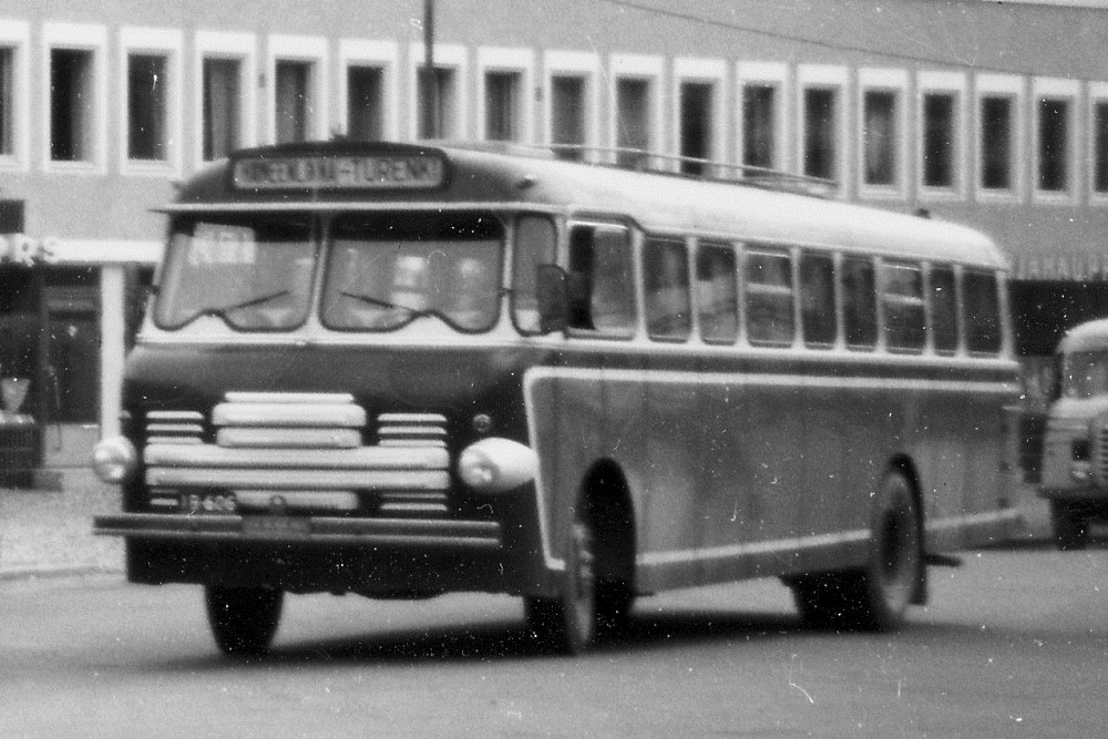 Kuvassa on linja-auto Sisu-Ajokki 1955